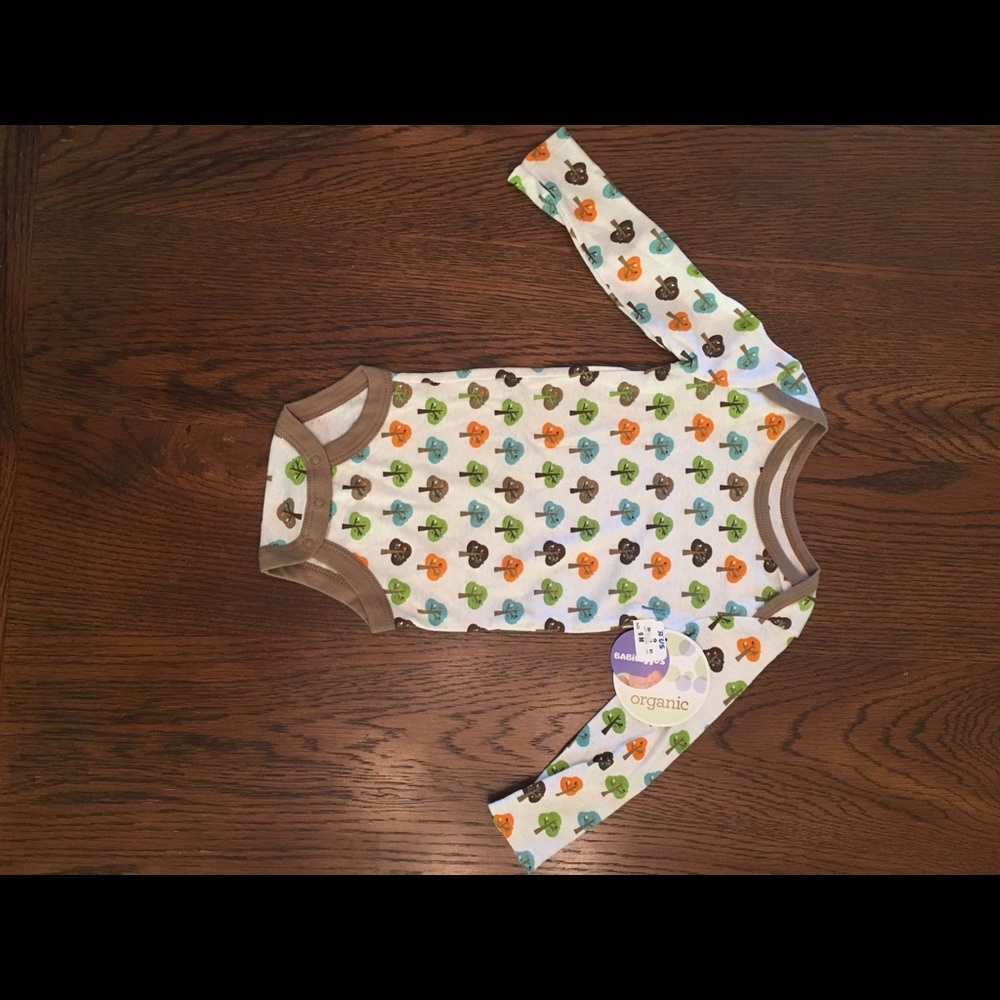 NWT Organic Long Sleeve bodysuit / Onesie